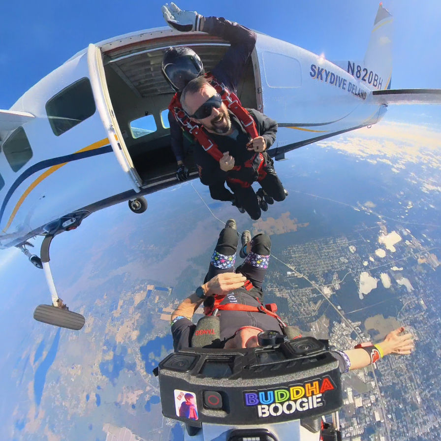 Hypnojump skydive from a plane