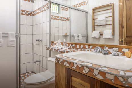 Rancho Margot Bungalow Bathroom